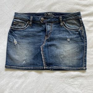 Silver Jeans mini skirt. Sz 27